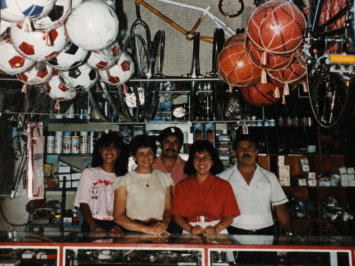 Los Años Dorados — Tienda Familiar